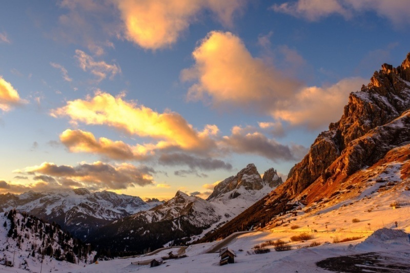 Pass Pordoi, Dolomites