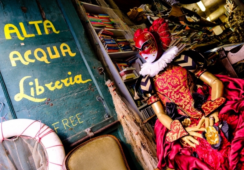 Clio McClure at the Acqua Alta bookstore